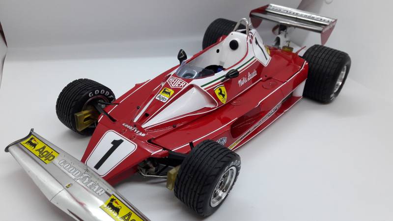 Faire monter une maquette 1/12 Formule 1 MFH en résine et métal avec peinture haut de gamme