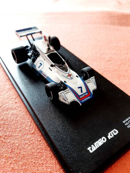 Montage de maquette F1 ouvrante 1/43 Tameo ou MFH avec peinture pro et moteur détaillé