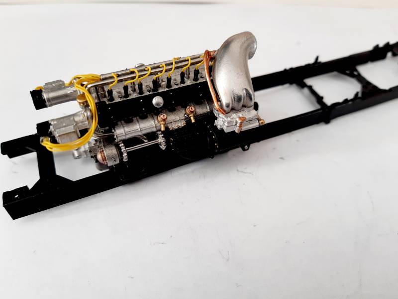 Montage professionnel de maquette ouvrante 1/24 - 1/20 en résine et métal MFH ou Studio27