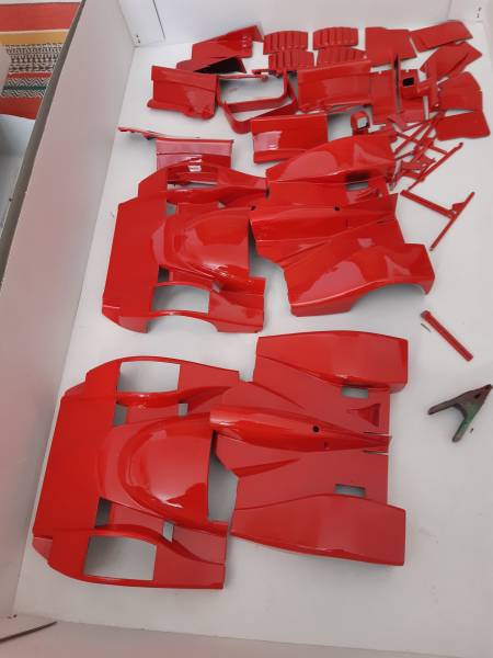 Service de peinture maquette professionnel auto  pour échelle 1/8eme avec finition haut de gamme par Atelier Camara