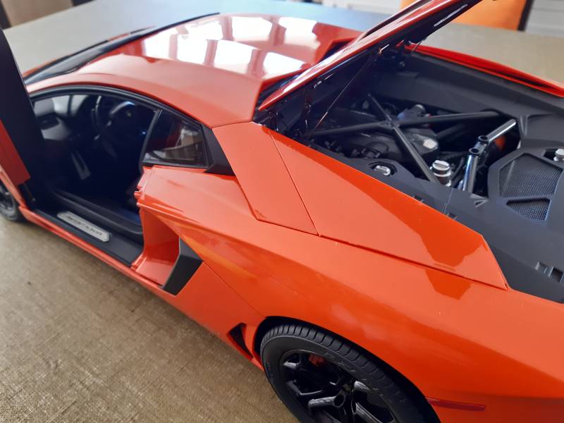 Lamborghini Avantador 1/8 pocher