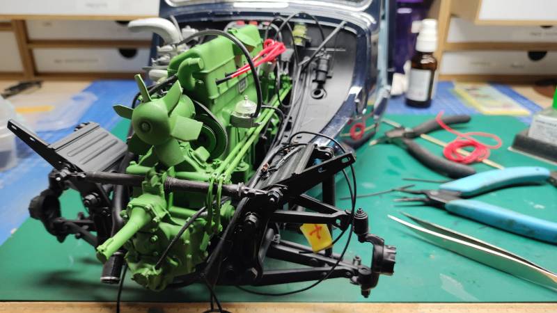 Traction Avant 1/8 avec un assemblage expert de votre maquette Heller haut de gamme