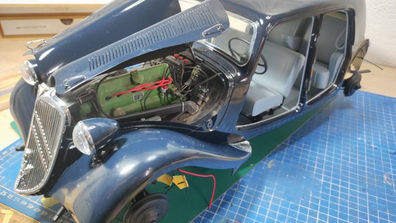 maquette Citroen traction 15/6 Heller 1/8 montée