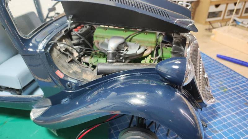 détail moteur maquette traction avant citoên 15/6 heller