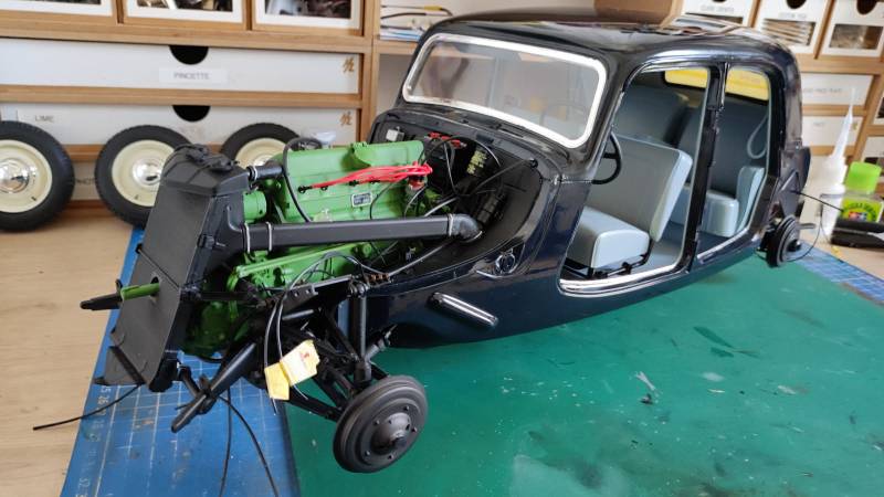 chassis Citroen traction 15/6 Heller 1/8