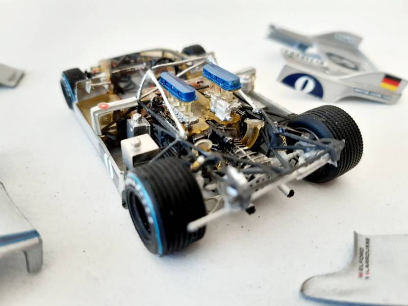 Montage professionnel de maquette ouvrante 1/24 - 1/20 en résine et métal MFH ou Studio27