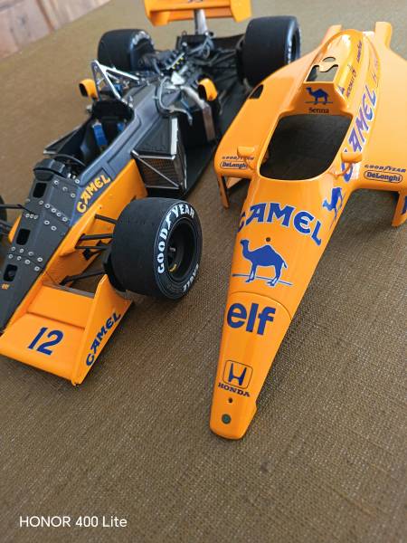 photos du montage de la  maquette 1/12 LOtus 99T de beemax par dominique camara